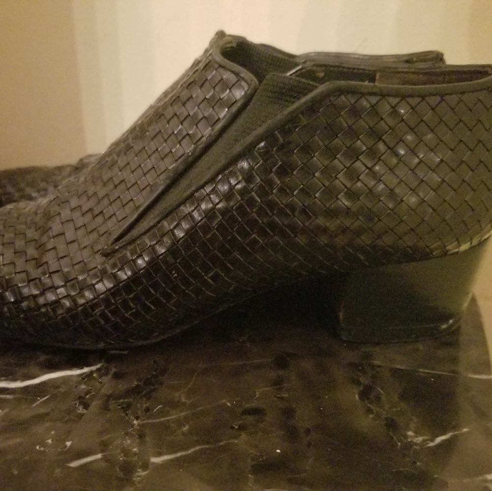Shoes - Picture 4 of 4